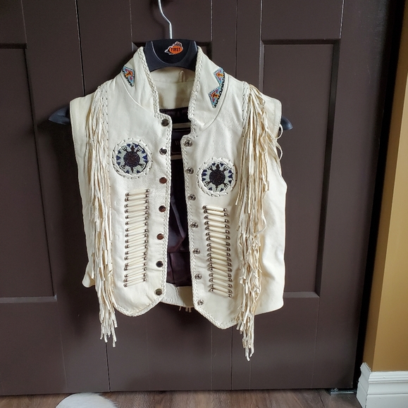 Jackets & Blazers - 💥"Host Pick" 🤩 South Western hand beaded leather vest.